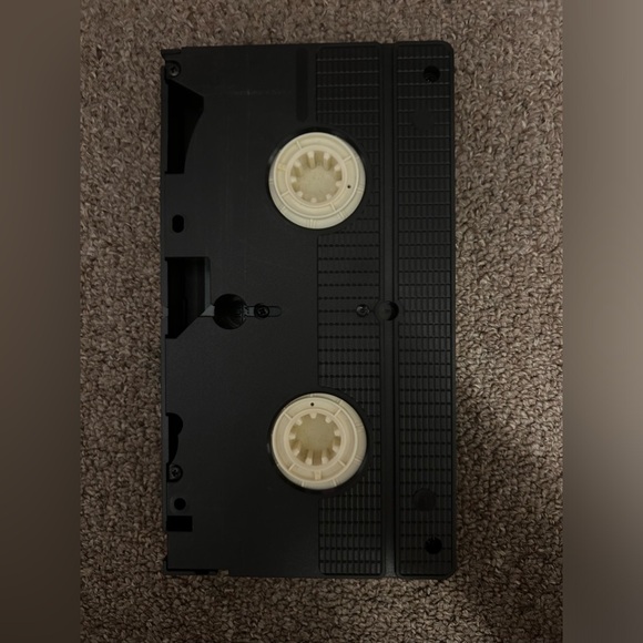 ~6/$10 MOVIES VHS/DVDS~ The Adventures Of Scamper The Penguin VHS Movie 1992 - Picture 7 of 7